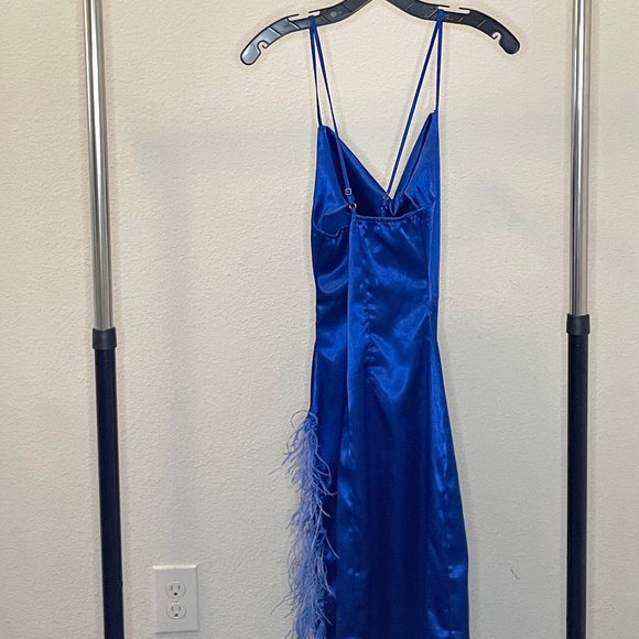 Nichole Lynel Va Va Voom Feather Dress - Picture 2 of 5